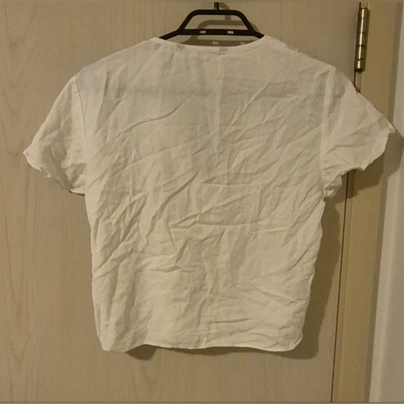 Zara Cream V-Neck Blouse with Black Buttons - Picture 4 of 6